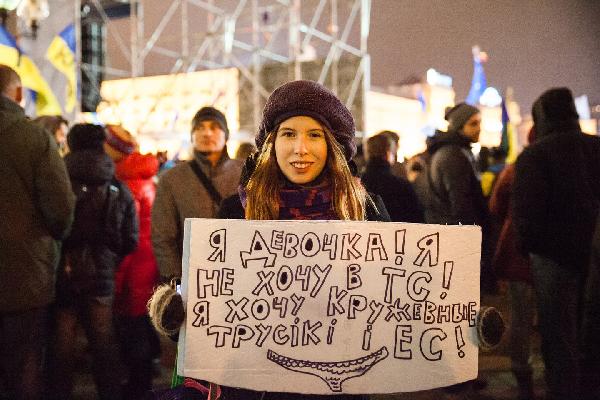 Александр Кожевников: «Интервью Кларка - это кружевные трусы от НХЛ, цель - стереть историческую память» Александр Кожевников: «Интервью Кларка - это кружевные трусы от НХЛ, цель - стереть историческую память»