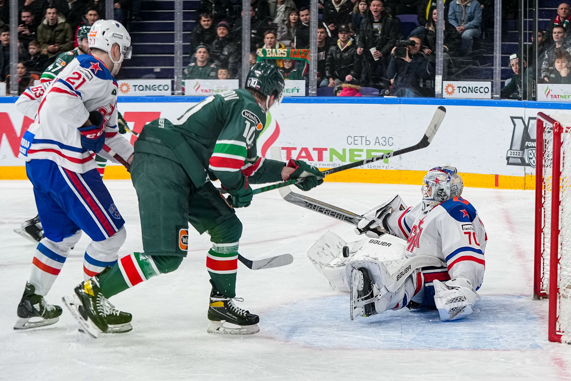Владимир Юрзинов: «У нас - роскошный хоккей! Гонка за СКА - украшение сезона КХЛ»