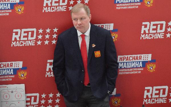 Виталий Давыдов: «Огорчает, что Жамнов - в тени и не стремится тренировать в КХЛ»
