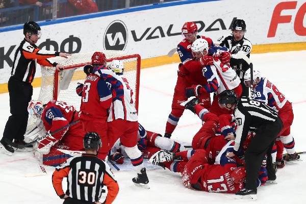 Сергей Светлов: «Главный сюрприз - старт ЦСКА. Но выдержит ли чемпион длинную серию?»