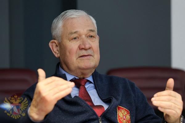 Владимир Юрзинов: «Посмотрите на финал НХЛ - сегодня в моде хоккей Тарасова. Почему же мы уходим в откат?» Владимир Юрзинов: «Посмотрите на финал НХЛ - сегодня в моде хоккей Тарасова. Почему же мы уходим в откат?»