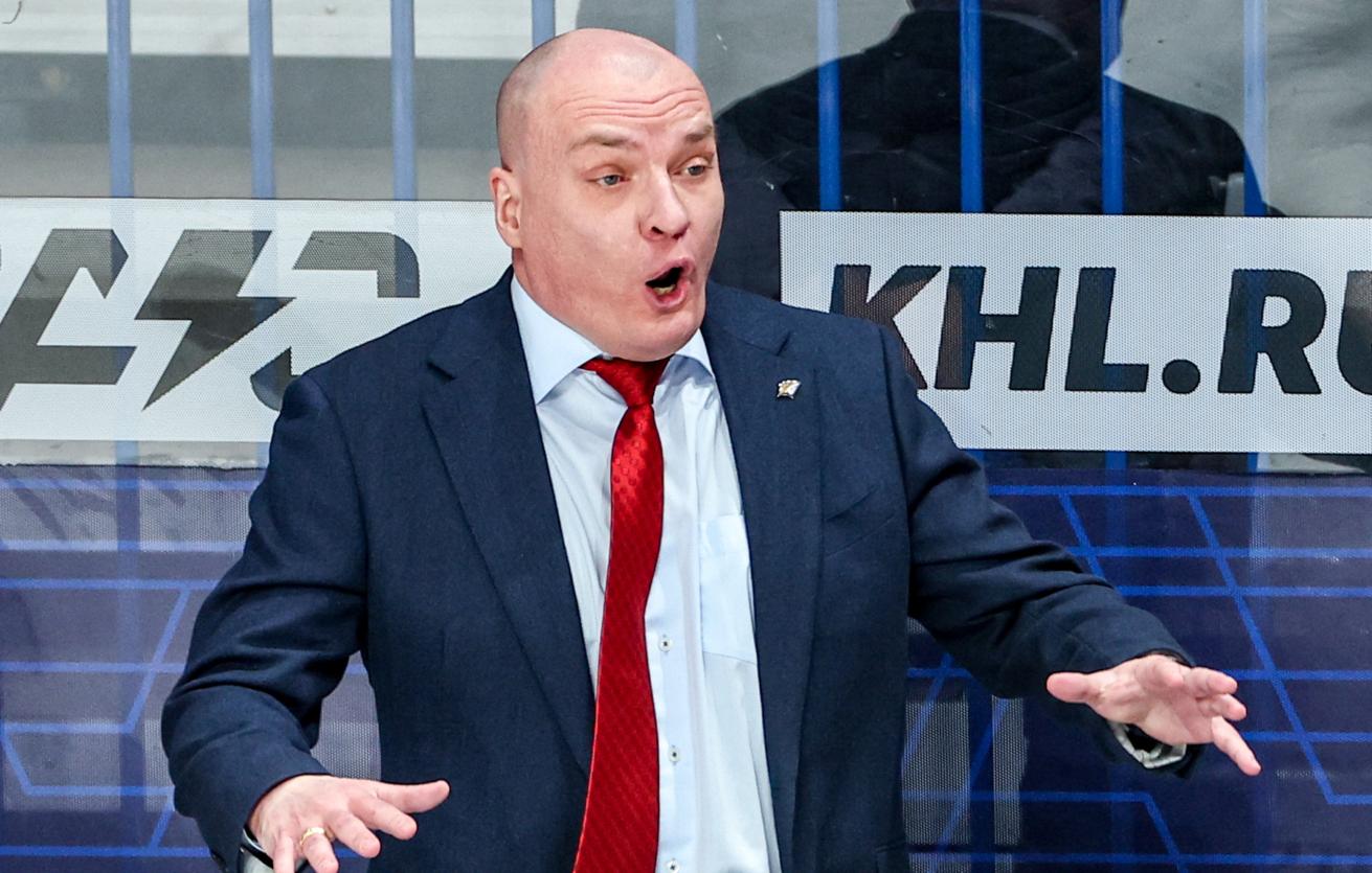 Владимир Плющев: «Психоз вокруг Разина говорит о деградации КХЛ. Культурную столицу ждут интриги и скандалы» Владимир Плющев: «Психоз вокруг Разина говорит о деградации КХЛ. Культурную столицу ждут интриги и скандалы»