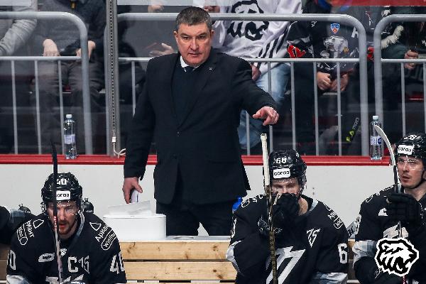Александр Кожевников: «На Востоке на подножку поезда запрыгнет «Трактор», «Амуру» поможет лишь чудо» Александр Кожевников: «На Востоке на подножку поезда запрыгнет «Трактор», «Амуру» поможет лишь чудо»