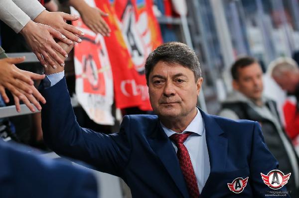 Александр Кожевников: «Народ в «Автомобилисте» или играть разучился, или плавит Мартемьянова» Александр Кожевников: «Народ в «Автомобилисте» или играть разучился, или плавит Мартемьянова»