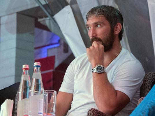 Владимир Плющев: «Не все хоккеисты - Овечкины, поэтому агенты нужны. Но деньги любят тишину»